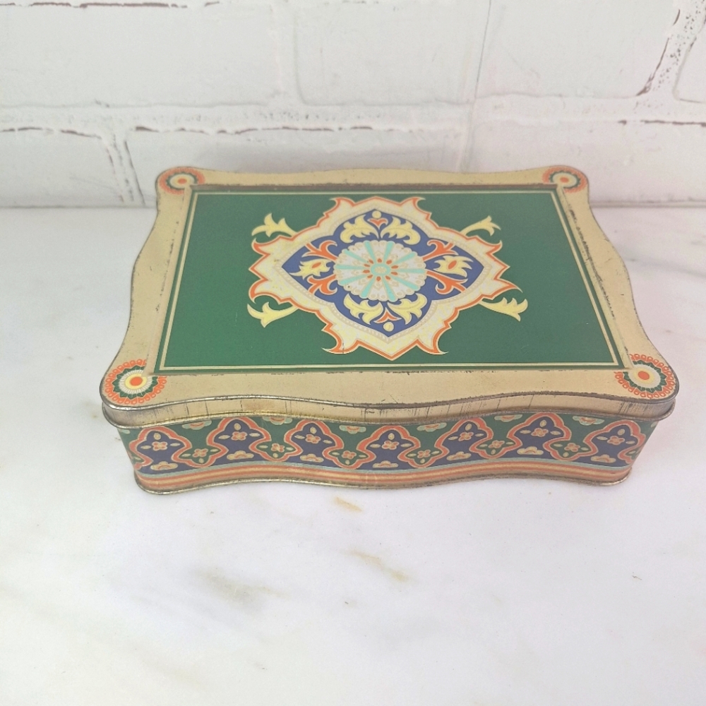 Vintage 1960s Revlon Moon Drops Gift Set Decorative Tin Made in England